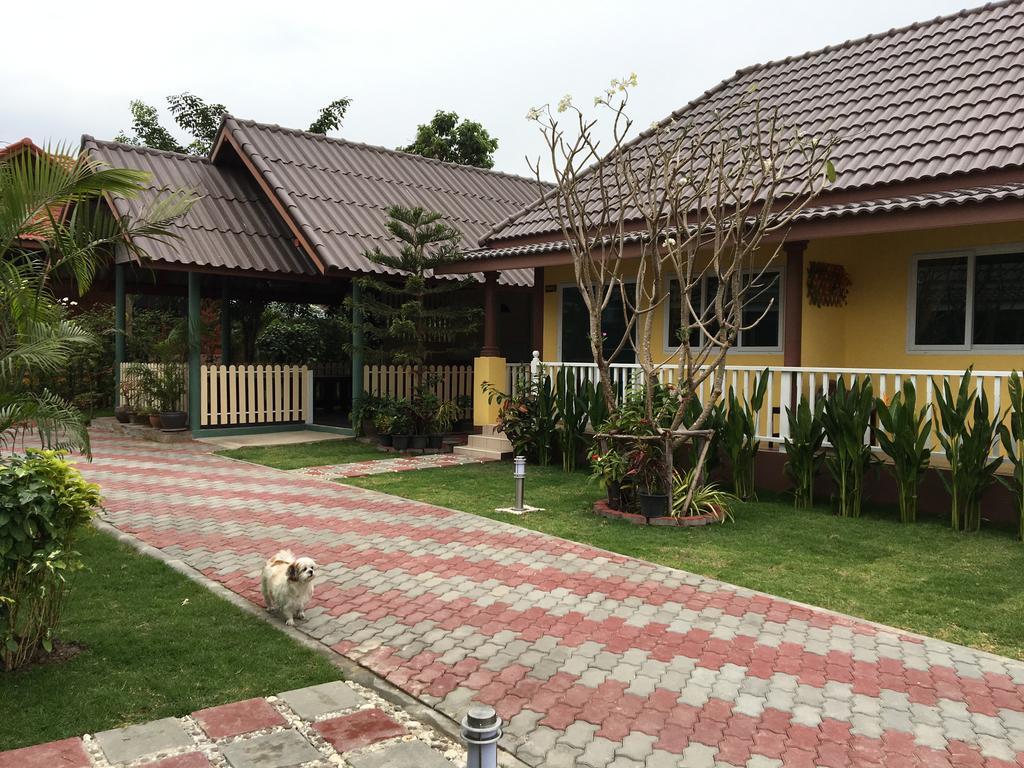 Baan Penny Hotell Phra Nakhon Si Ayutthaya Exteriör bild